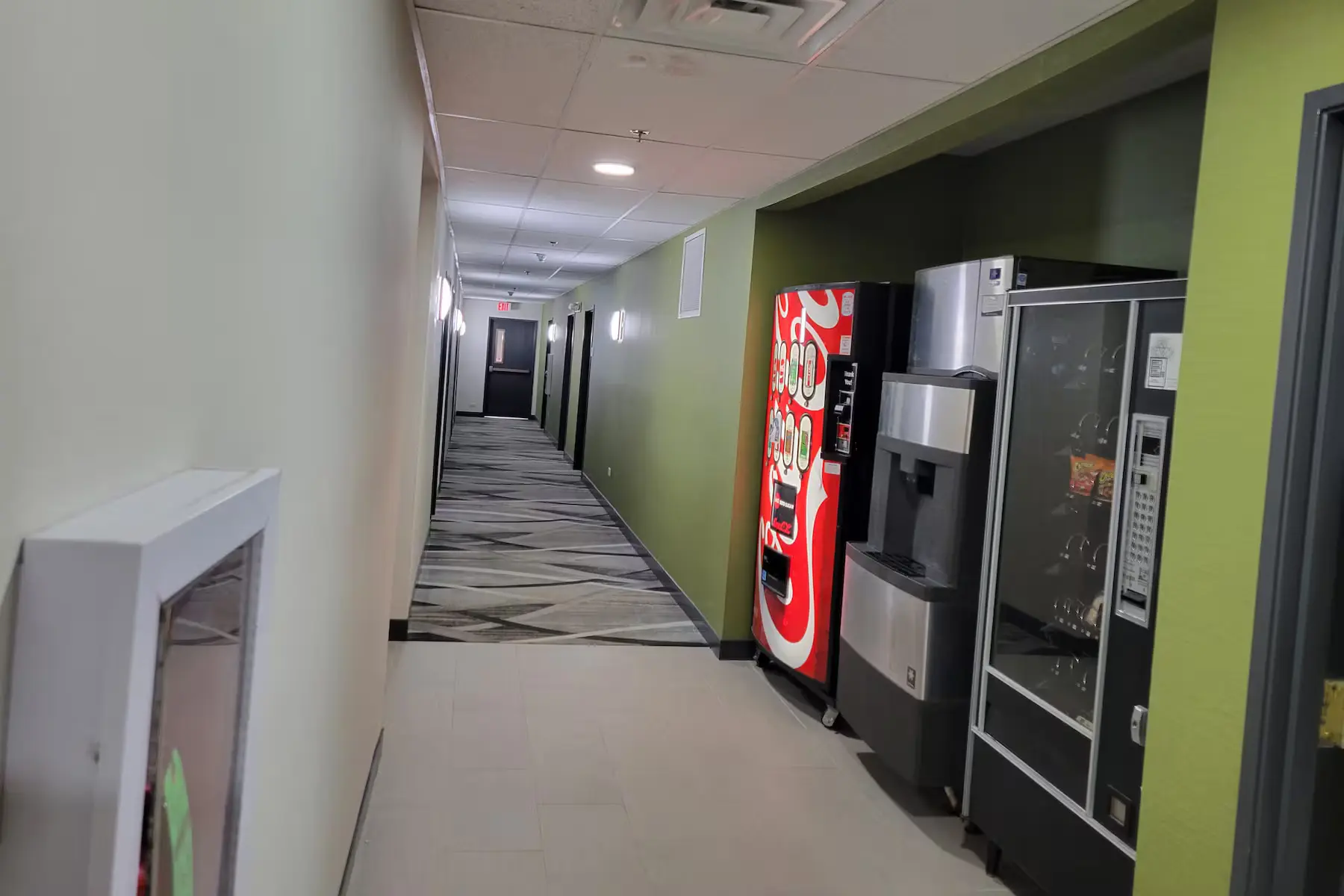 Convenient Pantry Area Convenient Pantry Area